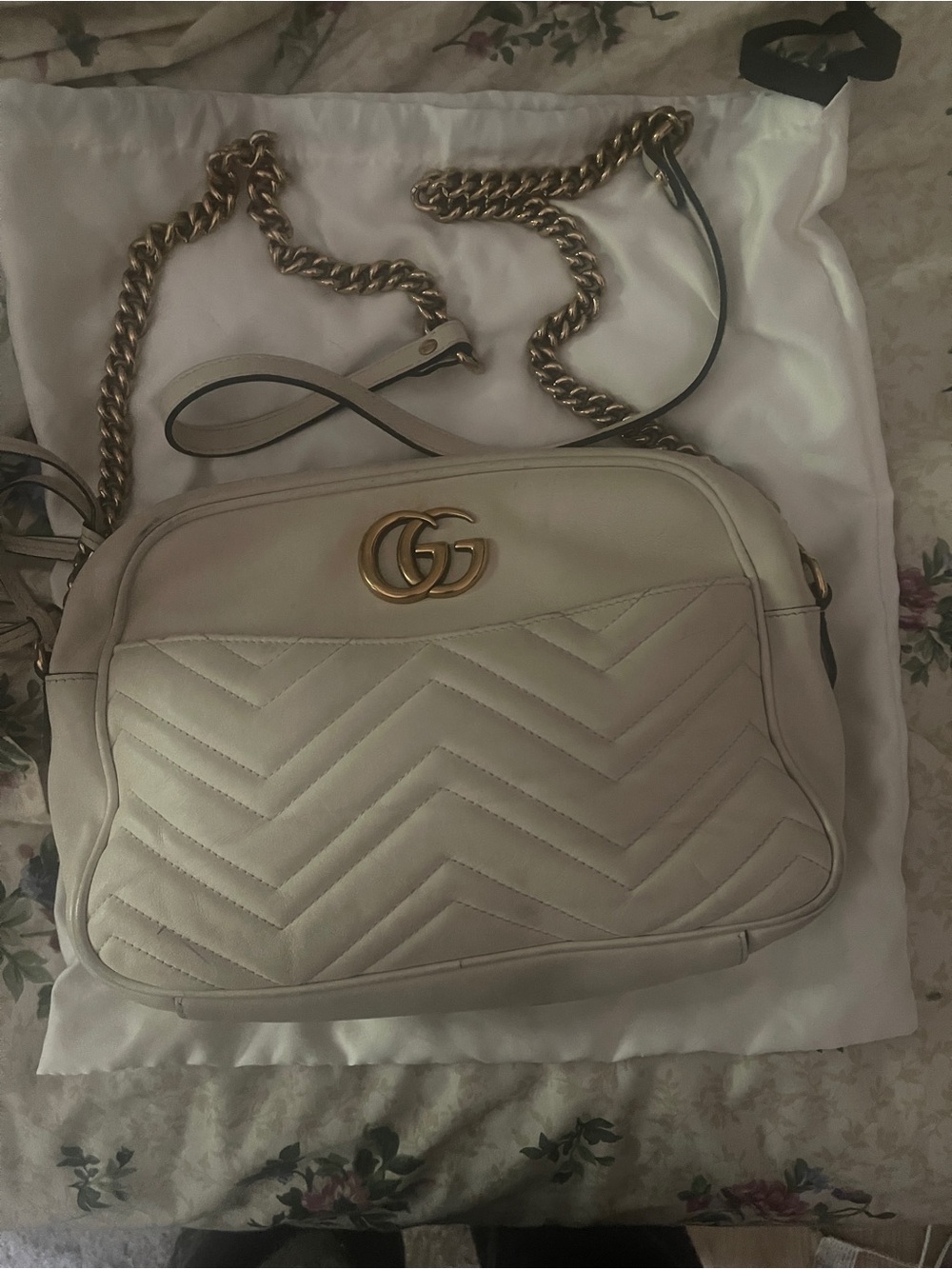 Gucci Marmont medium size crossbody bag